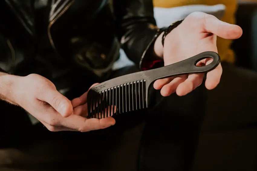 Chicago Comb Co. Model No 8 Carbon Fiber